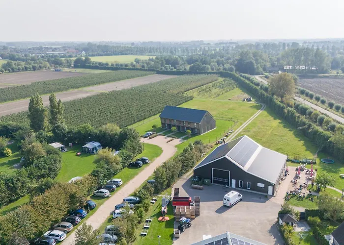 Welcome In - Vakantiehuis 6 En 12 Personen, Vroondijk In Vrouwenpolder